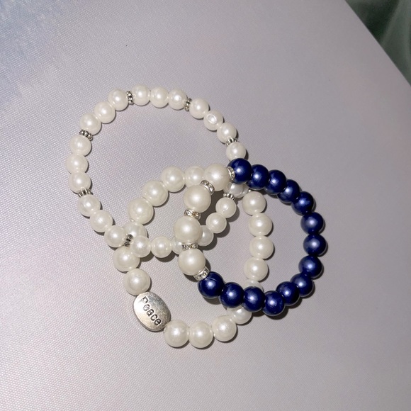 (3) beaded bracelets - Picture 2 of 3